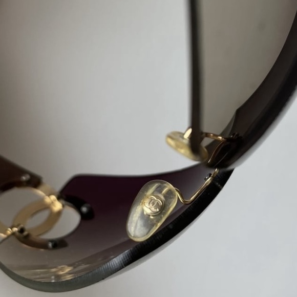 Chanel - Picture 3 of 10